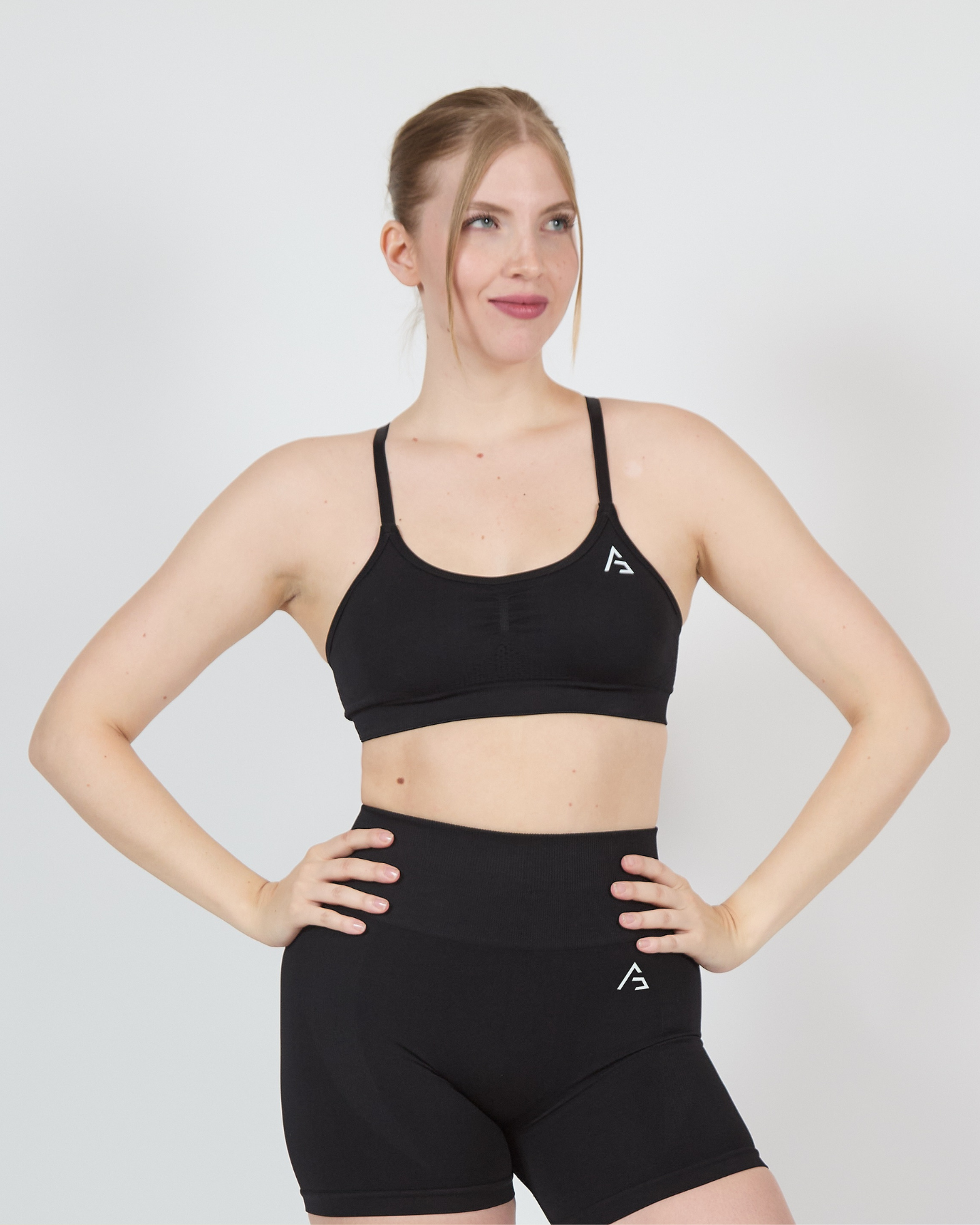 Pioneer Seamless Sports Bra Black Beauty